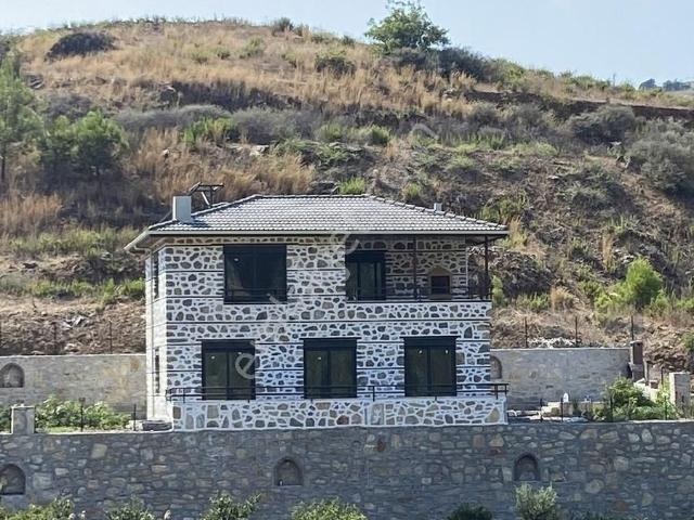 Dağ Manzaralı Bahçeli Müstakil Villa. !