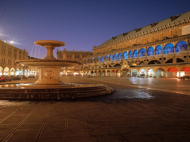 DA SUBITO CENTRO STORICO PADOVA PIAZZA ERBE BILOCALE
