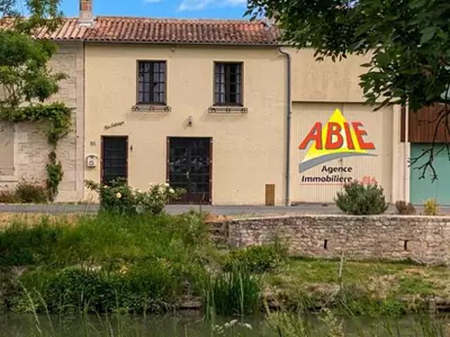 Damvix 85420 Achat / Vente maison 3 pièces t3 terrasse parking