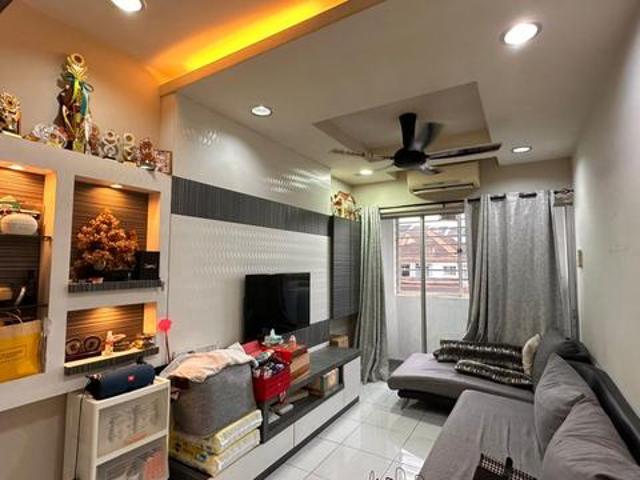 Damai Perdana Cheras Freehold Town House 862sf 3r2b Renovated for Sell