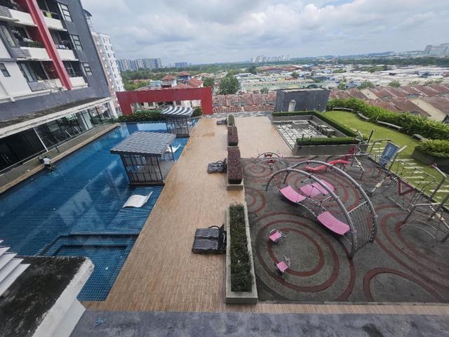 DAman 3 Bedroom Service Residence in Jalan Dagang Mas 5 Puchong