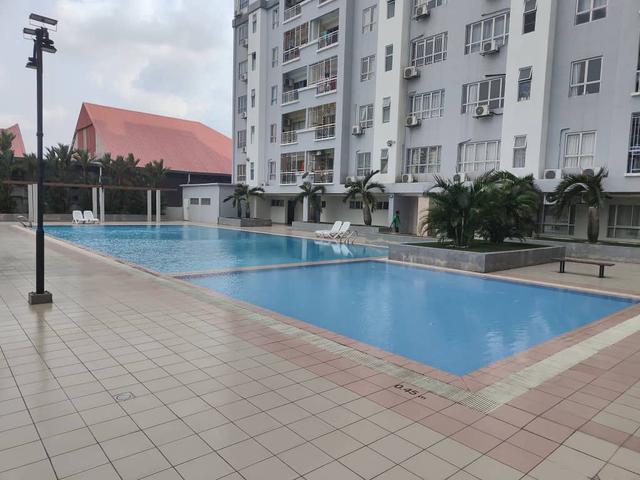 DAman Ria Condo 5mins Walks to Lembah Subang LRT Freehold 3r2b1cp