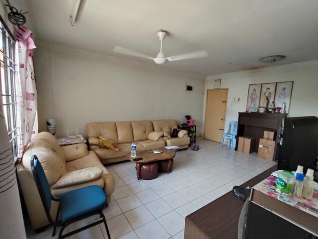 Damansara Damai Saujana Apartment Mid Floor below market MRT Damai