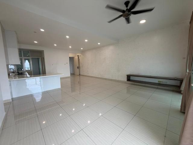 Damansara Foresta Bandar Sri Damansara cornet lot with 3 carpark