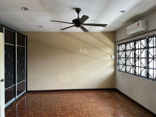 Damansara Utama 2 Storey House For Rent