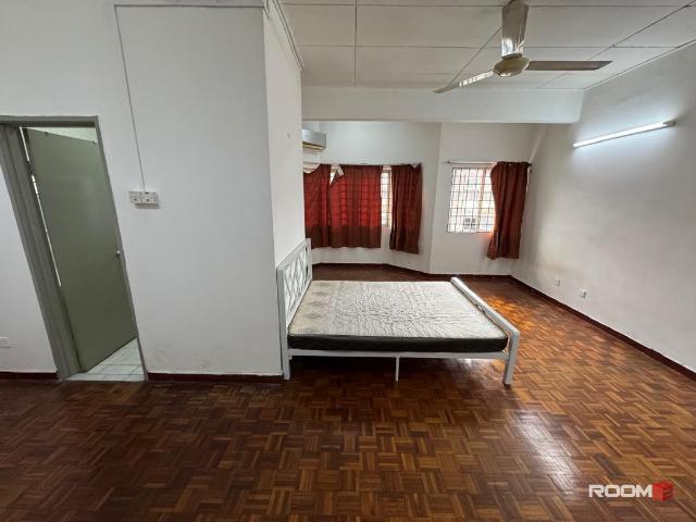 Damansara Utama, Master Room to rent, Zero Deposit
