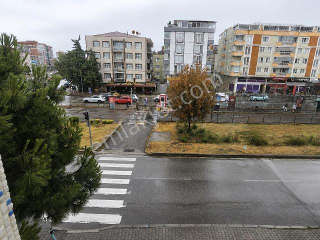 Damla Emlak | Ömürevleri'nde Tramvay'a Komşu Kiralık 3+1 !