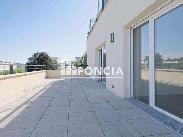 Dammarie les Lys – Avenue du Colonel Fabien ✨ Appartement lumineux avec une exceptionnelle terrasse, place de parking en sous sol et cave, dans une