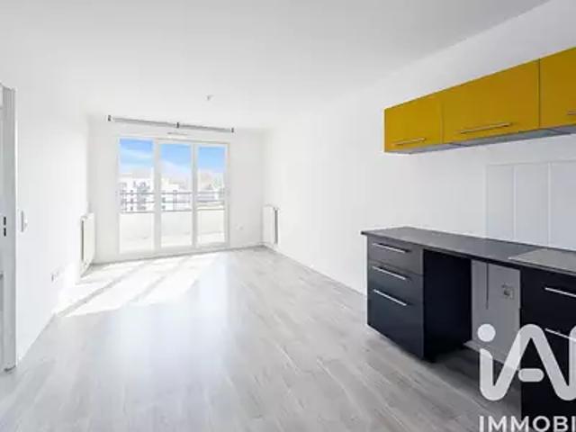 Dammarie les Lys 77190 Achat / Vente appartement 2 pièces t2 au dernier étage parking
