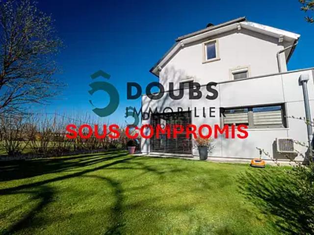 Damprichard 25450 Achat / Vente maison 8 pièces t8 au dernier étage cave