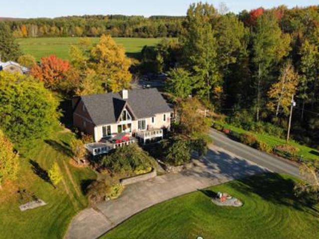 Danville domaine terre agricole érablière lac 138 acres