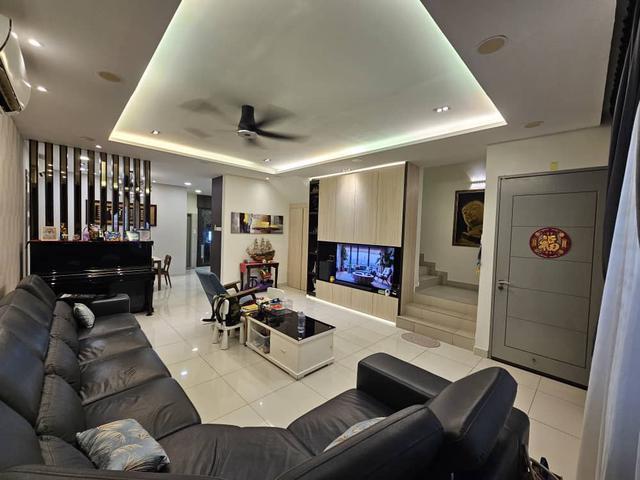 Dandar Dato Onn 2 Sty House For Sale Renovated 22 x 70 Edl to Jb 15min