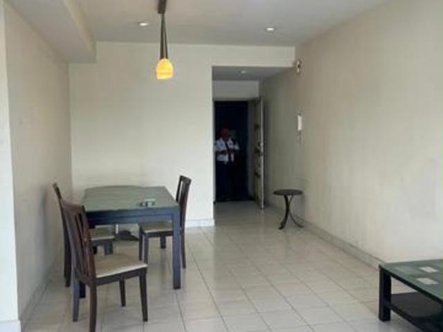 Danga View ApartmentSkudaiTaman Tasek3Bed2BathPartial Furnished