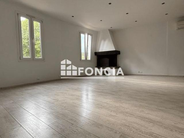 Dans maison de village Villeneuve Loubet Duplex 4 pièces 94.24 m² Lumineux et moderne
