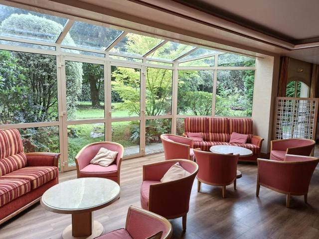 Dans Belle Résidence Sécurisée, 45 m2 à louer