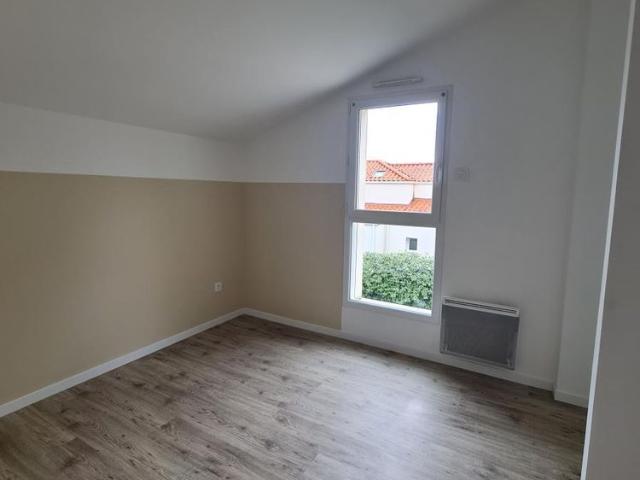 Dans hameau, proche Val St Martin, maison T4