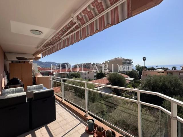Dans immeuble de standing avec piscine, en exclusivité trois pièces avec vaste terrasse et garage