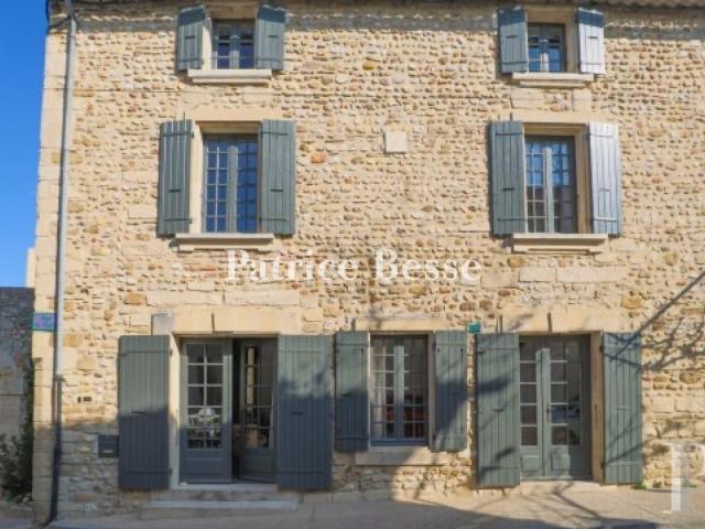 Dans le nord du Vaucluse, entre Vaison la Romaine et Grignan. 230m² Orange