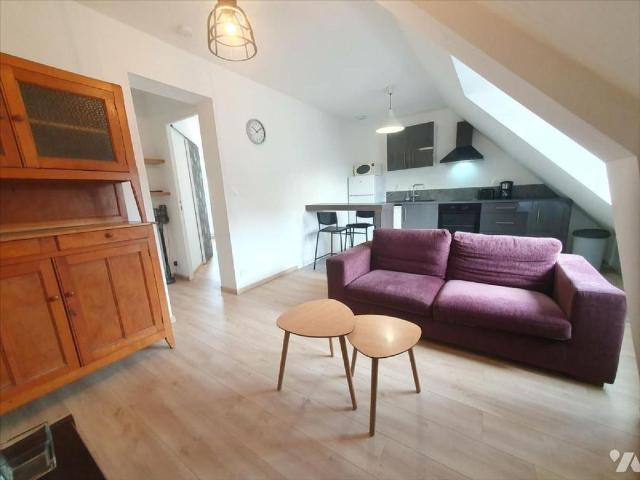 Dans le centre ville de FALAISE 14700, appartement meublé et entièrement équipé à louer. En.