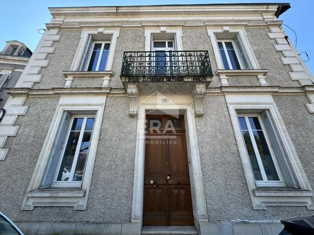 Dans le centre ville de Périgueux Maison Bourgeoise de 190m² ave