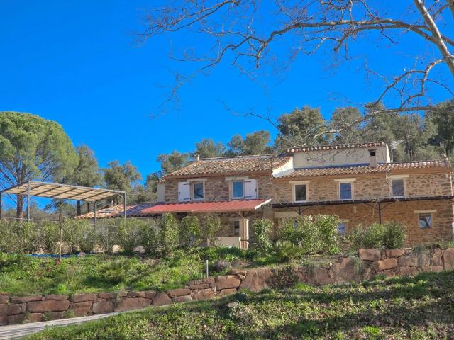 Dans le département du Var à Vidauban, nichée dans un écrin. 260m² Vidauban