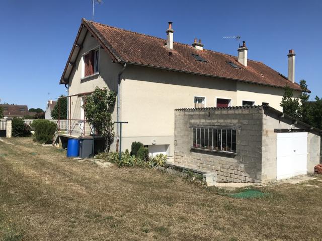 Dans le haut de VULAINES SUR SEINE
