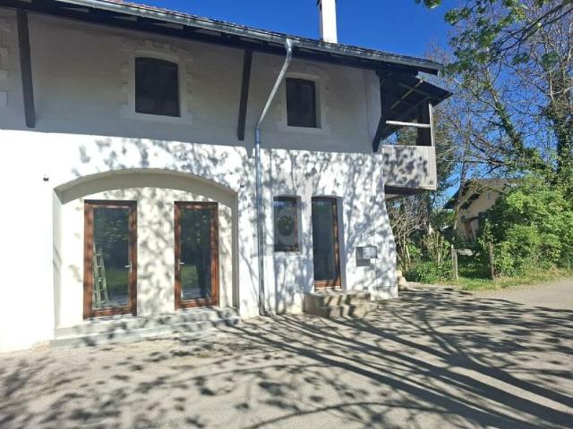 DANS LE JURA, COSY, MODERNE