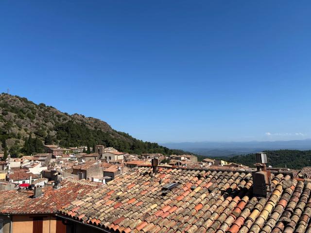 Dans Le Village.Tout Pour ux Terrasses.Trois Chambres Et Un. m² La Garde Freinet