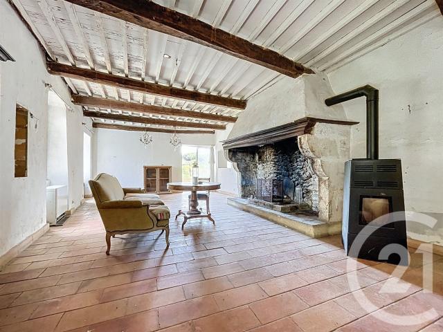 Dans un environnement calme et agréable, découvrez ce mas de. 147m² Saint Marcel de Careiret