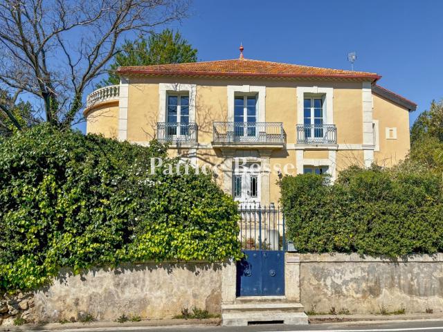Dans un village à 20 min au nord de Béziers, une élégante de. 270m² Béziers