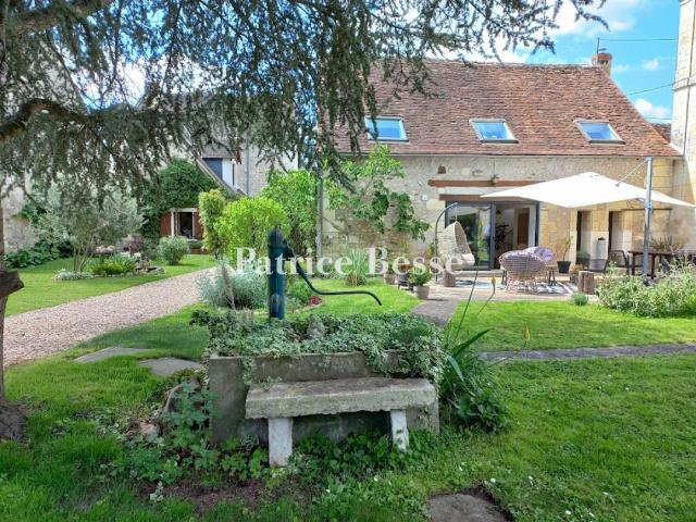 Dans un village authentique du Sud Touraine, une maison de v. 287m² Ligueil