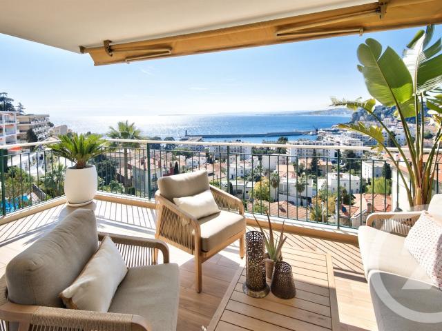 Dans une petite résidence de standing avec piscine, en surpl. 85m² Nice