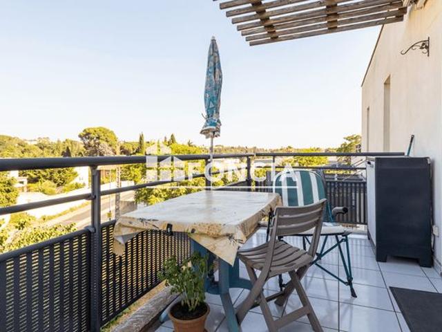 Dans une résidence sécurisée, T3 avec terrasse et parking