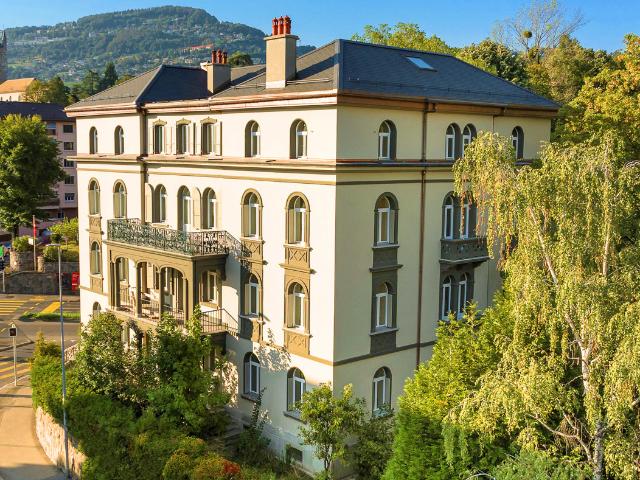 DACHBODENFAVORIT NUR EINEN STEINWURF VOM ZENTRUM ENTFERNT