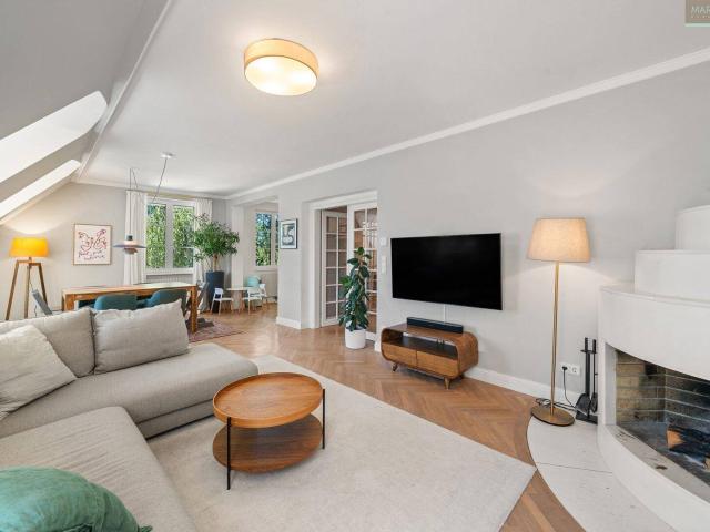 Dachgeschosswohnung mit Weitblick und Wohnkomfort auf höchstem Niveau