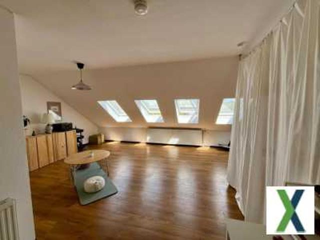Dachgeschosswohnung mit Loft Charakter, Balkon und neuem Bad