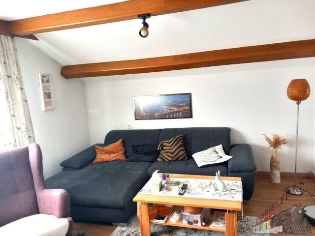 Dachgeschoßwohnung für Singles Paare oder Anleger in Wels /Pernau zu verkaufen