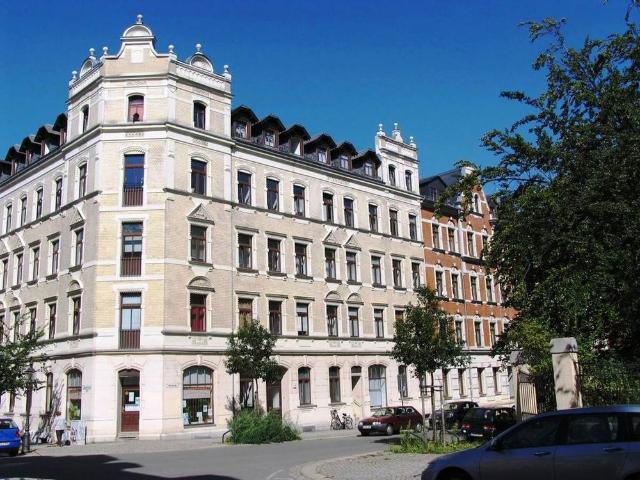 Dachgeschosswohnung im Altbau mit Einbauküche