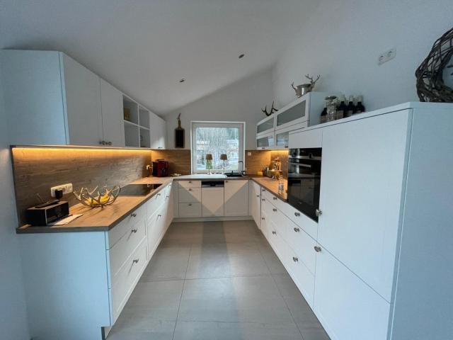 Dachgeschosswohnung in Premiumlage mit Panoramablick