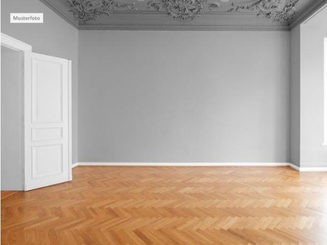 Dachgeschosswohnung in 45478 Mülheim, Hochfelder Str