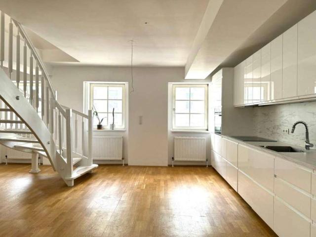 Dachgeschosswohnung PROVISIONSFREI !