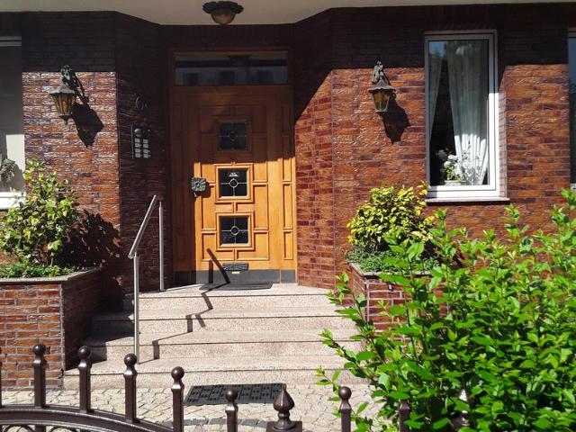 Dachgeschosswohnung 2,5 Zimmer in Essen