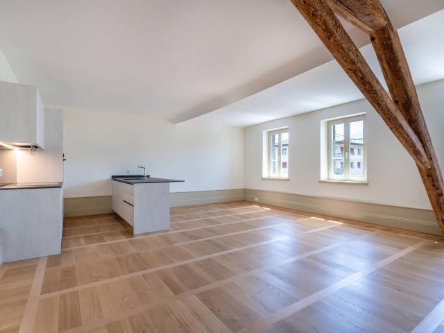 Dachgeschoss Geräumige 3,5 Zimmer 99 m2 + Dachgeschoss in einem renovierten Altbau