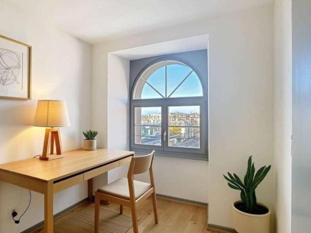 Dachgeschoss – Großzügige 3,5 Zimmer Wohnung, 99 m² + Dachgeschoss in einem renovierten Altbau