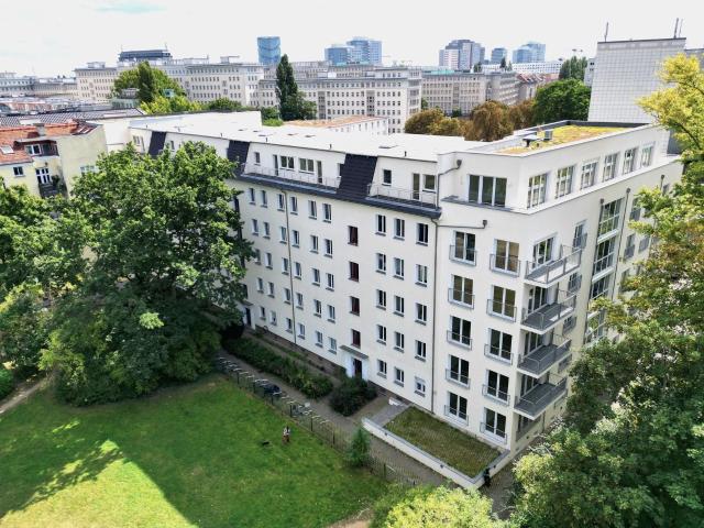 Dachgeschoss ETW Wohnträume in Friedrichshain: Zwei Drei und Vierraumwohnung bezugsfertig und neu