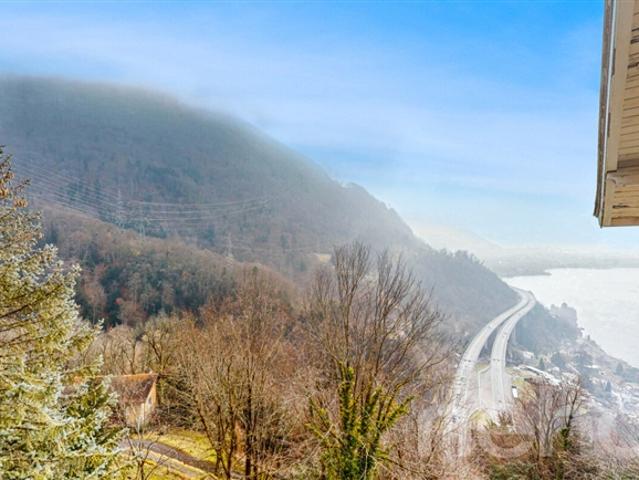 Dachgeschoss in Territet, mit Charakter und Blick auf den See und die Alpen