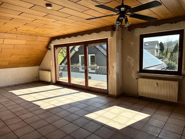 Dachgeschoß mit herrlichem Blick ins Bergisch Land mit Balkon