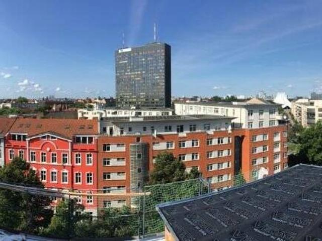 Dachgeschoss mit Privatfahrstuhl, EBK, Sauna und Pool mit Blick über Berlin in Bestlage