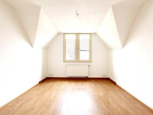Dachgeschoss Wohnung, gemütlich wohnen zwischen Innenstadt und Klinikum ab sofort