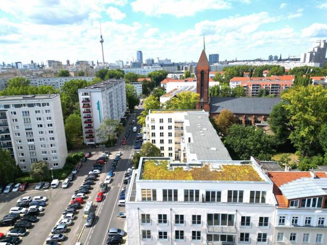 Dachgeschoß zum Sofortbezug / Lift / Terrasse / sehr hohe Räume / weitere Wohnungen 2 5 Zimmer auf Anfrage
